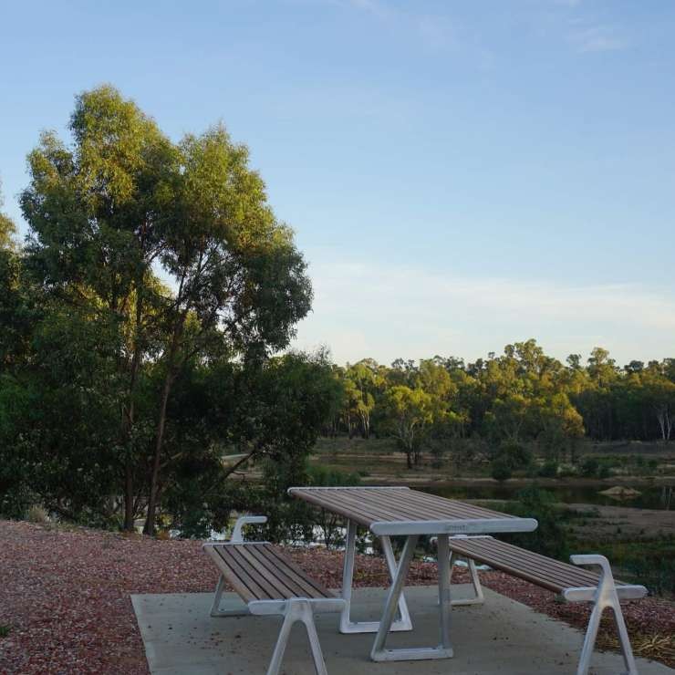 Picnic table, Honeysuckle Rise