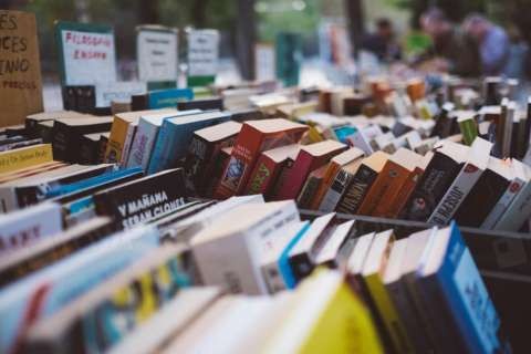 1782261759-Book_sale