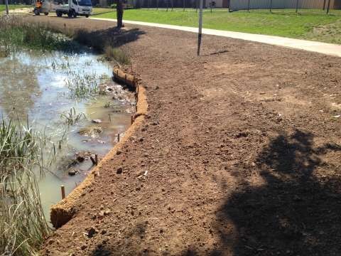 Erosion prevention works at Kialla Lakes. 