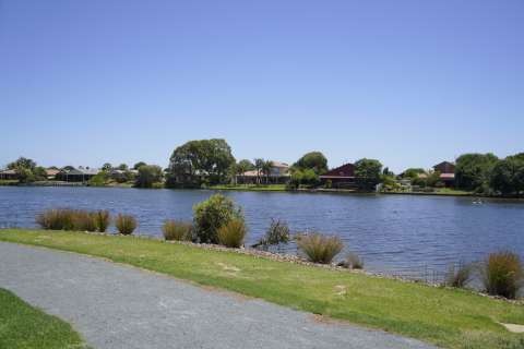 The blue-green algae warning for Craigmuir Lake in Mooroopna has been removed.